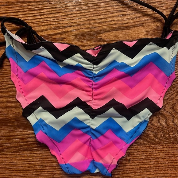 PINK VICTORIA SECRET Aztec Neon color string bikini BOTTOM size Med - Picture 2 of 8